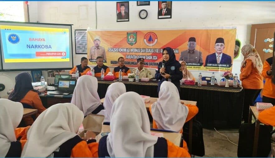 Sosialisasi Komunikasi dan Edukasi Bahaya Narkotika di MAS Bustanul Uluum Teluk Dalam Sosialisasi Komunikasi dan Edukasi Bahaya Narkotika di MAS Bustanul Uluum Teluk Dalam